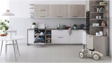 ZMYWARKA DO ZABUDOWY INDESIT DIC 3B+16 A