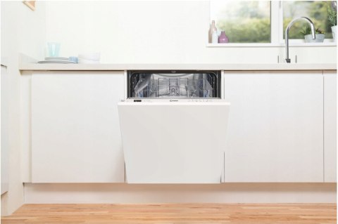 ZMYWARKA DO ZABUDOWY INDESIT DIC 3B+16 A