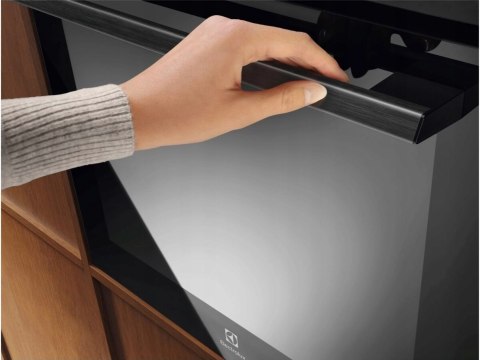 PIEKARNIK DO ZABUDOWY ELECTROLUX LOE8P38Z 72 L Pyroliza Multilevel Cooking Grill PIEKARNIK DO ZABUDOWY ELECTROLUX LOE8P38Z 72 L Pyroliza Multilevel Cooking Grill