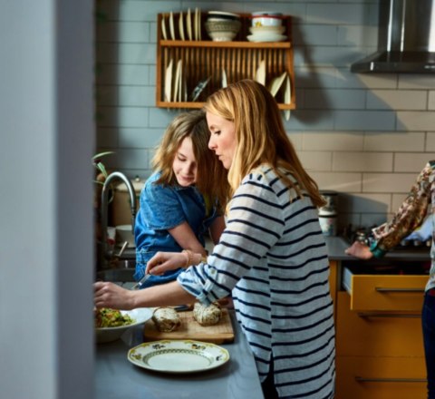 KUCHENKA MIKROFALOWA AMICA AMG17M70V 17 L 700 W